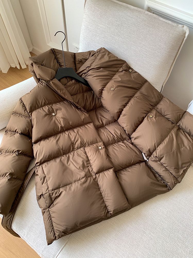 Damen-Daunenjacke mit kurzem Taillengürtel und Kapuze und Füllung aus 90 % weißen Entenfedern, schmal geschnittener Wintermantel für den Weg zur Arbeit und als Freizeitkleidung_voghion.com