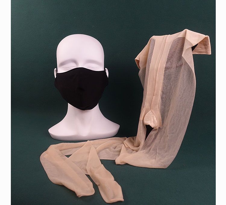 Maschera bavaglio invisibile da uomo esposta all'aperto con calze sexy, biancheria intima strappabile, accessori SM per schiavo maschio_voghion.com