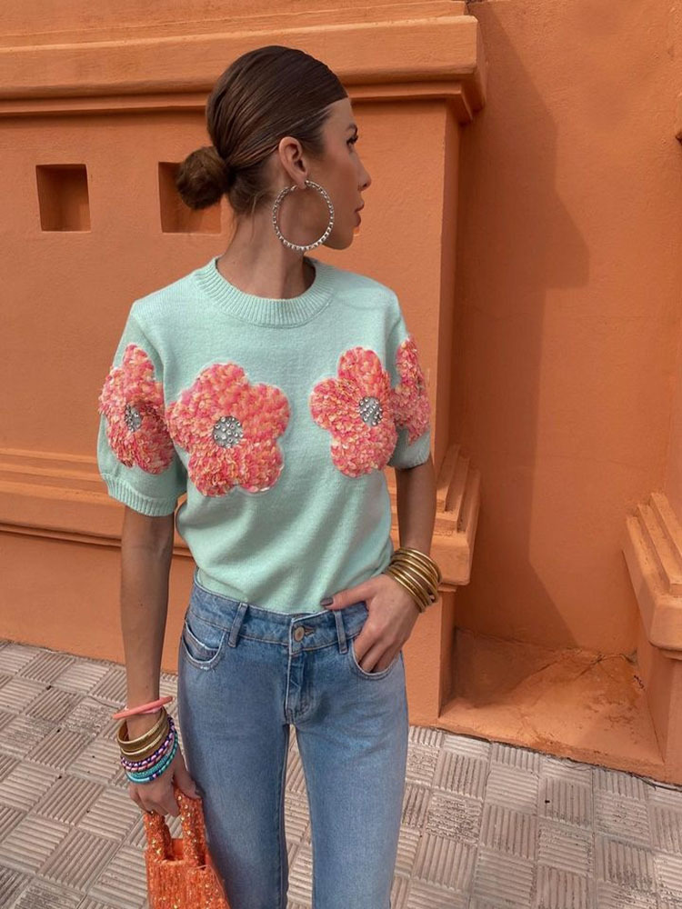 Abbigliamento donna Maglione girocollo a maniche corte con fiori a contrasto di colore rosa dolce_voghion.com