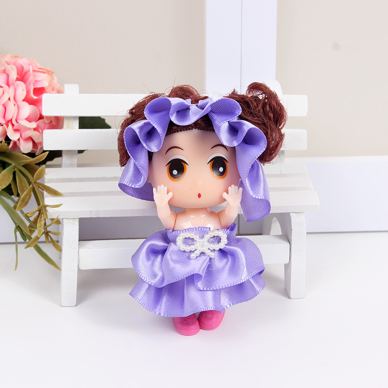 Fabrik spezieller Großhandel explosiver heißer Verkauf Mini 9 cm Emaille Schnalle konstante Supertarnung weibliche Puppe Anhänger Kinderfamilienspielzeug_voghion.com