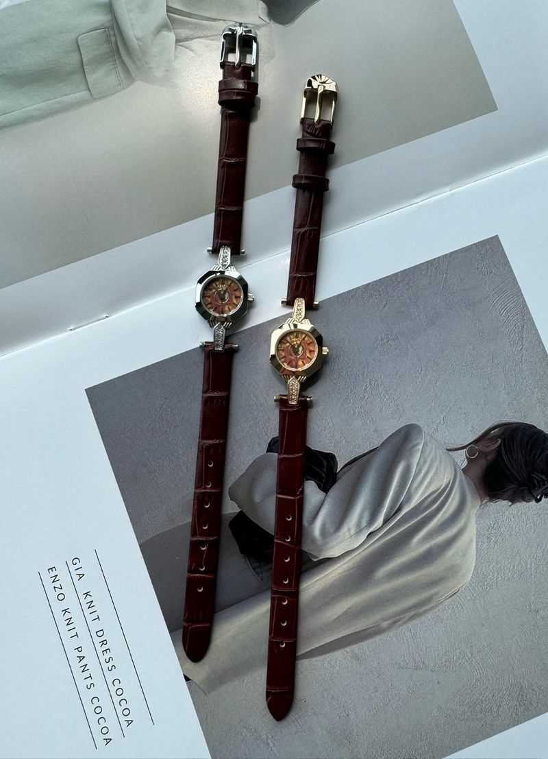 Orologio da polso da donna color noce, edizione limitata estiva 2025, al quarzo con quadrante in madreperla e ambra lampeggiante_voghion.com