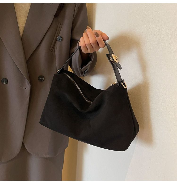 Sac à main mat, niche sous les bras pour femmes, nouveau sac fourre-tout à bandoulière simple d'hiver, sac à bandoulière en daim polyvalent_voghion.com