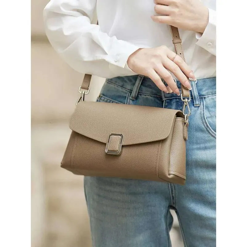 Designer-Taschen 2025 Limited Designed Echtes Echtes Leder Schulter Weiche Frauen Messenger Crossbody Solide Weibliche Weiß_voghion.com