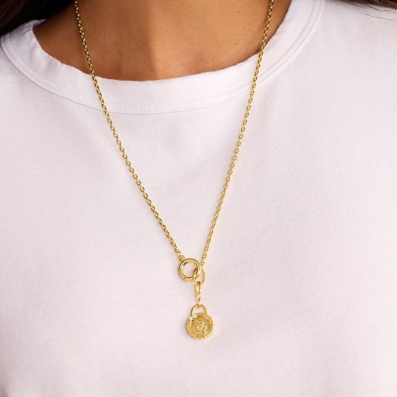 Collier de niche haut de gamme avec pendentif hip-hop, placage sous vide au four, chaîne de clavicule en acier titane et or véritable_voghion.com