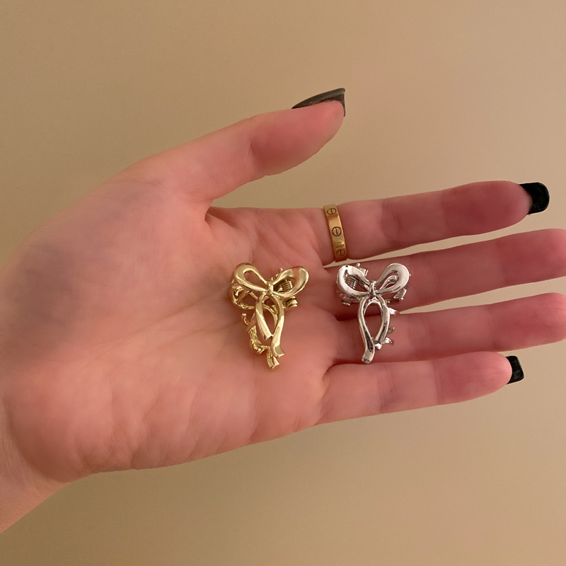 Fiocco in metallo clip piccola clip di squalo femminile design senso nicchia volume dei capelli meno fermaglio per capelli con frangia legata a metà femminile_voghion.com