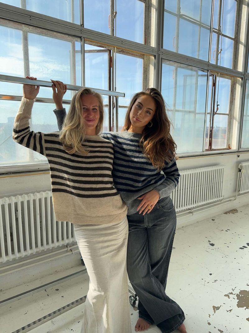 Knitted Top Women's One-word Shoulder Design Temperament Off-the-shoulder Slim-fit Sweater Women_voghion.com