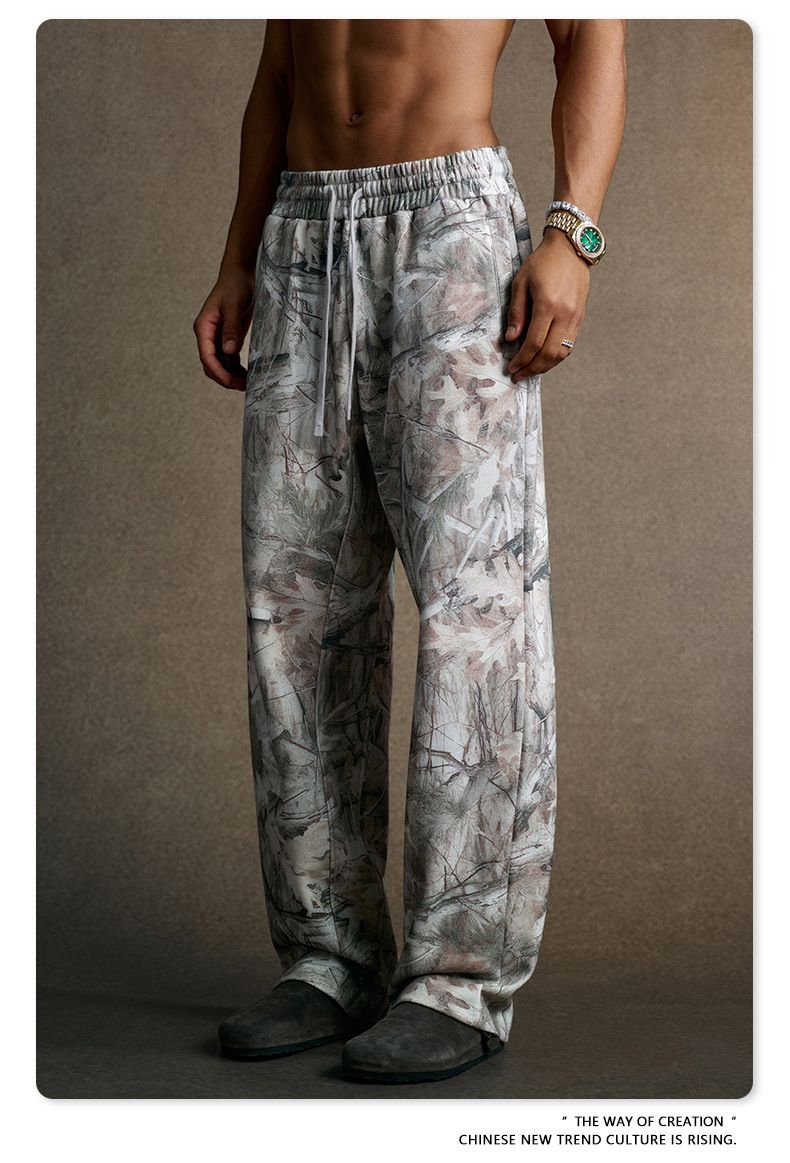 Ensemble deux pièces tendance pour homme, sweat-shirt camouflage en velours, streetwear, sweat à capuche et jogging en polaire camouflage – Tenue deux pièces tendance pour un confort hivernal_voghion.com