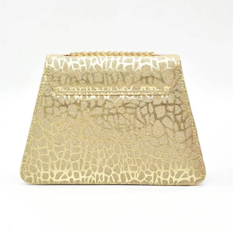 Dinnerparty mit Sandalen mit Schleife und Handtasche für jeden Tag_voghion.com