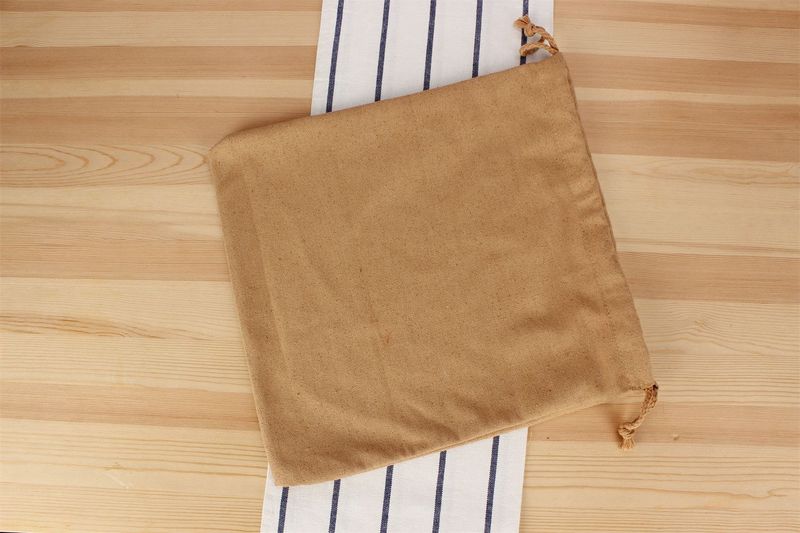 Borsa di paglia alla moda intrecciata a mano borsa a triangolo cavo di nicchia borsa a tracolla per pendolari borsa per le vacanze al mare_voghion.com