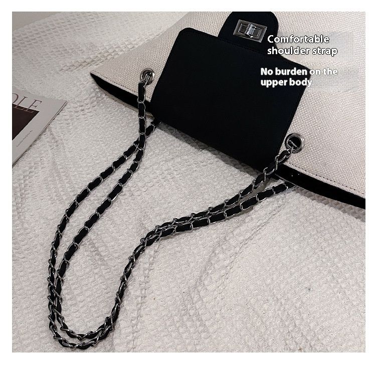 2024 Nuova borsa tote coreana grande capacità borsa a tracolla a contrasto di colore borsa alla moda borsa a cestino con tracolla a catena borsa a tracolla alla moda_voghion.com