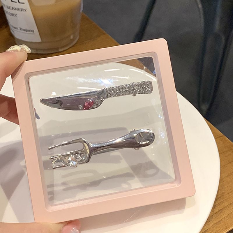 Thai fresco piccante!! Personalità Giocoso Coltello e forchetta Forcina Capelli spezzati Frangia Laterale Metallo Liquido Fermaglio a becco d'anatra Copricapo_voghion.com