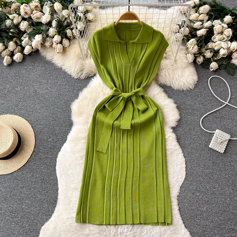 Gonna in maglia con colletto polo retrò, gonna senza maniche, gonna a gilet di media lunghezza, gonna aderente ..._voghion.com
