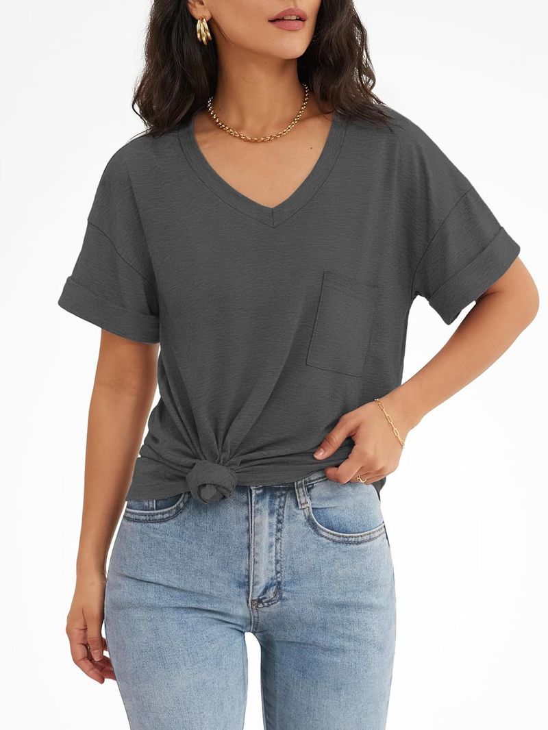 Maglietta a maniche corte con scollo a V e tasca in tinta unita da donna_voghion.com