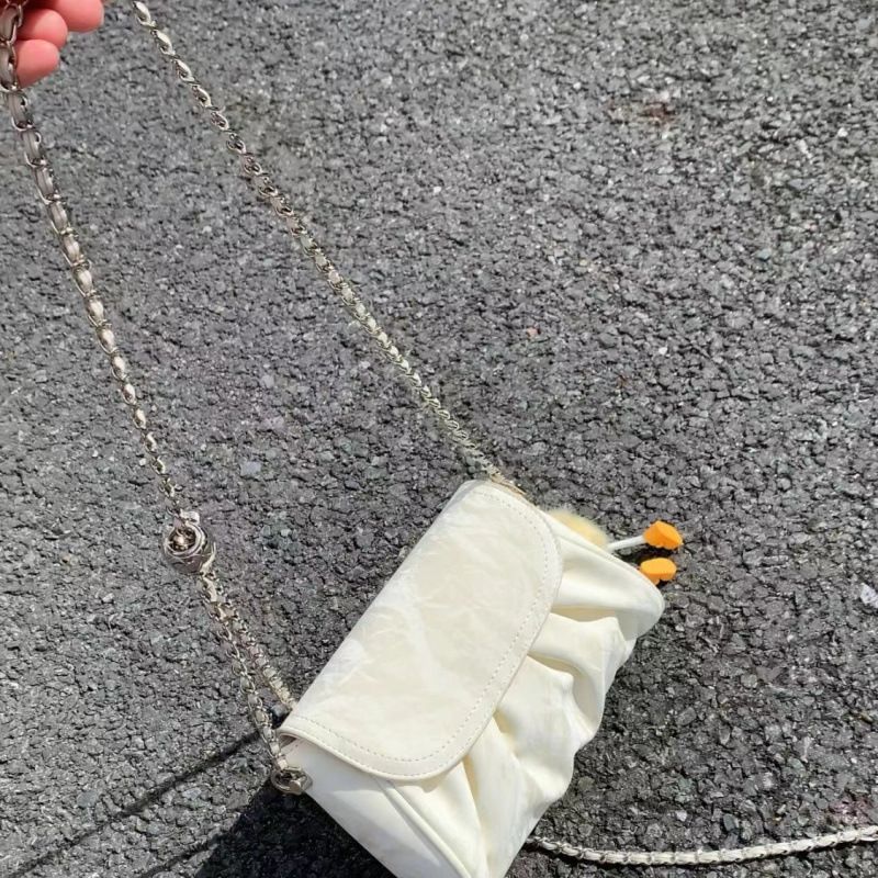 High-Quality Chain Texture Crossbody For Women 2025 New Style High-End Exquisite Portable Soft Leather Summer Cloud Bag_voghion.com