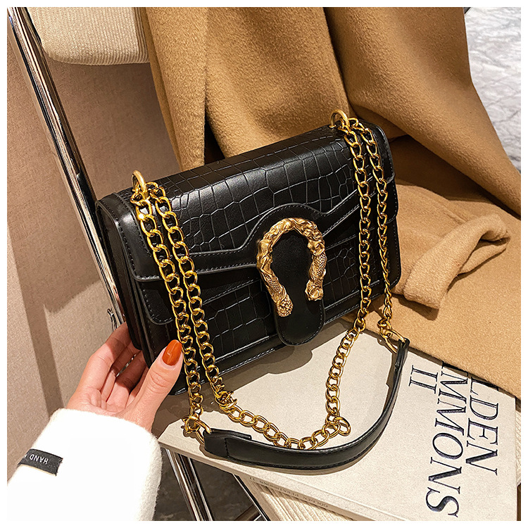 Borsa quadrata INS da donna con tracolla a catena Bacco 2023 di nuova moda con tracolla monospalla_voghion.com