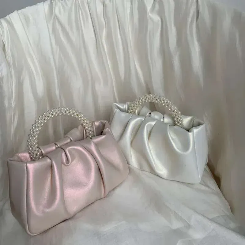Designer 2025 Mode Perle Griff Frauen Abendessen Kupplung Geldbörse Handtaschen Design Damen Platz Umhängetaschen Weibliche Kleine_voghion.com