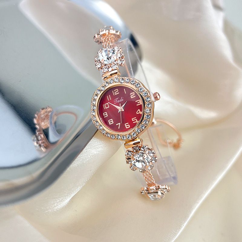 Pull-out Adjustable Bracelet Watch Digital Face Small Dial Large Diamond British Ladies Watch Work Daily Birthday Anniversary Valentine's Day Gift_voghion.com