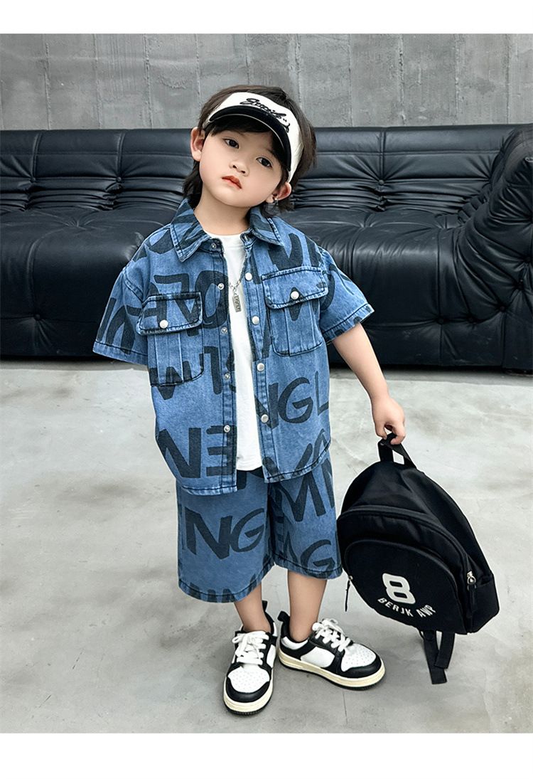 Vêtements pour enfants Costume d'été en denim à manches courtes pour garçons 2024 été nouveau costume deux pièces décontracté pour bébé de petite et moyenne taille tendance mince_voghion.com