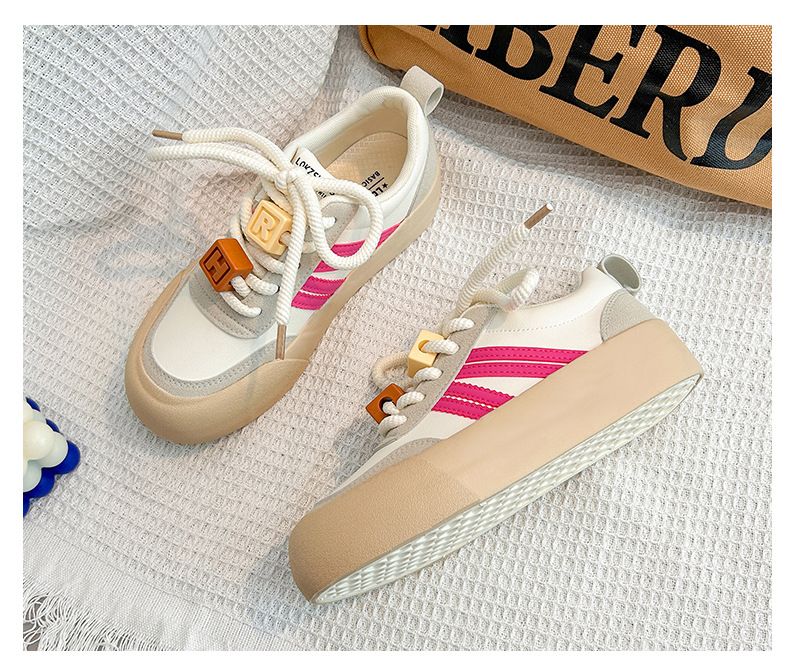 Ragazza vigorosa, versatile, con suola spessa, allenamento tedesco, piccola tavola bianca, scarpe sportive Instagram primavera 2024 da donna_voghion.com