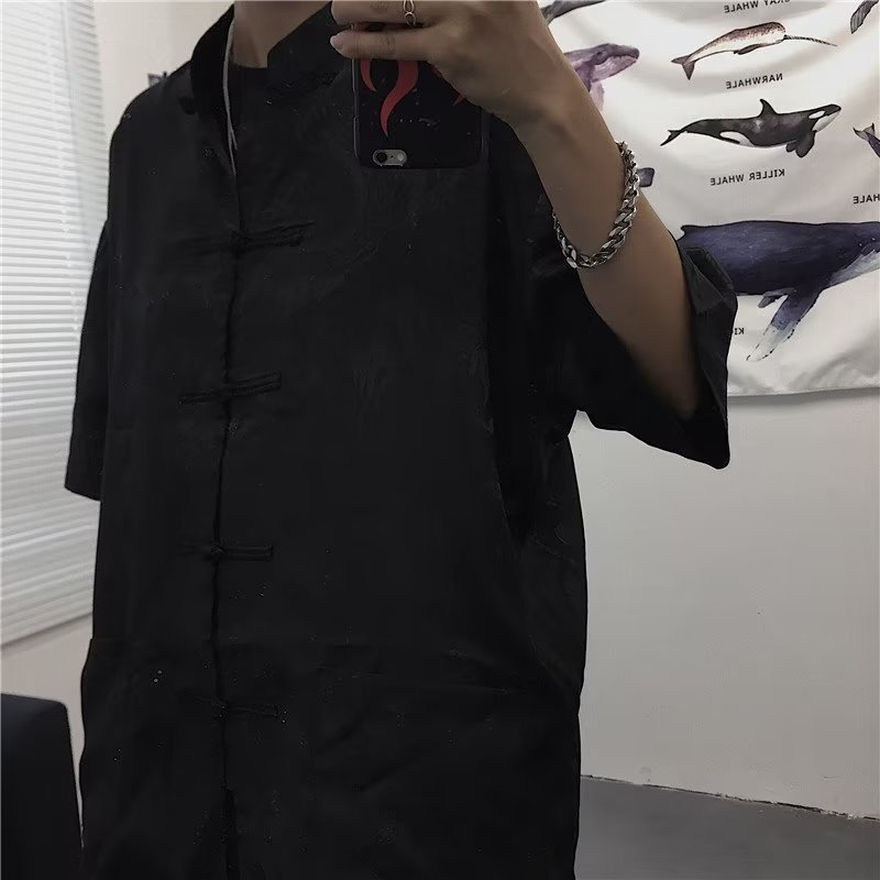 Neuer Tang-Anzug im chinesischen Stil mit Tellermund und kurzen Ärmeln für Männer mit dunklem Drachenmuster, nationaler Trend für Paare_voghion.com