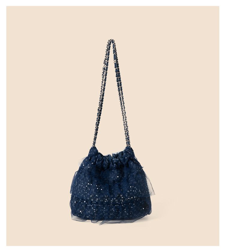 Broken hole denim shoulder sequined mesh, new bucket bag, niche design, high-end feel, large capacity armpit bag_voghion.com
