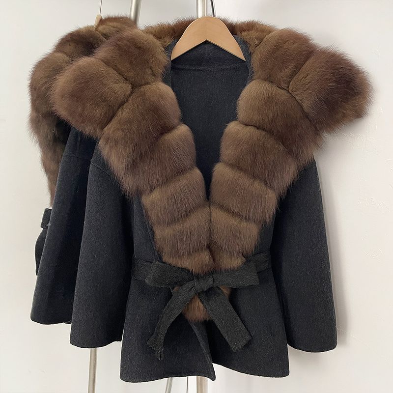Cappotto di lusso in lana double-face con collo in pelliccia di volpe – Elegante cappotto in tweed ispirato alla moda francese_voghion.com