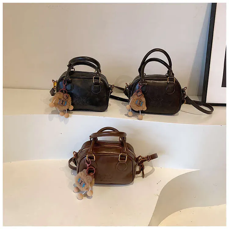 2025 New Autumn Winter Fashion Niche Korean Style Solid Color Single Shoulder Crossbody Bag_voghion.com