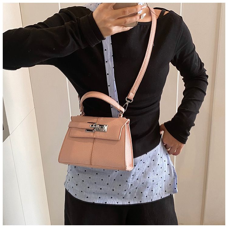 2025 neue einfache Retro-Damentasche Mode lässig Handheld Crossbody kleine quadratische Tasche Pendlertasche_voghion.com