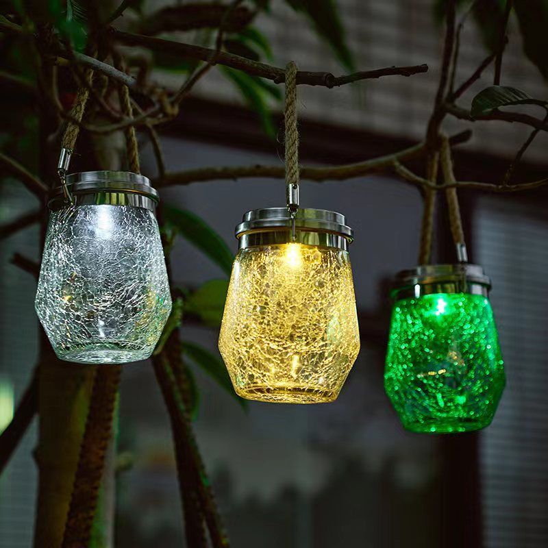 Lampion wiszący LED z popękanego szkła Mason Jar zasilany energią słoneczną – do ogrodu, na taras i jako element dekoracji świątecznej (dostępny w wielu kolorach i stylach)_voghion.com