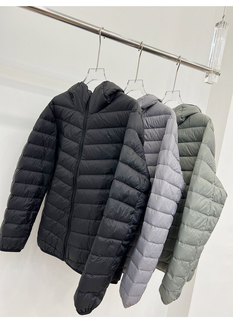Chaqueta de plumón ligera y plegable para hombre: chaqueta acolchada con capucha y corte ajustado para desplazamientos urbanos (negro/gris/menta)_voghion.com