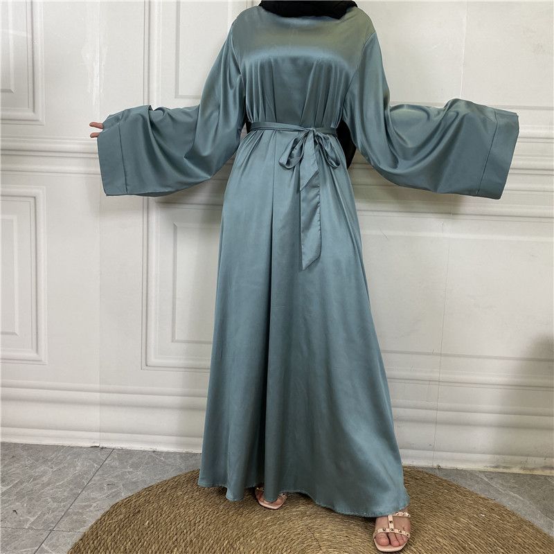 Abbigliamento da donna Medio Oriente Dubai Vendita calda Tinta unita Taglia grande Abito musulmano in raso con lacci 6622_voghion.com