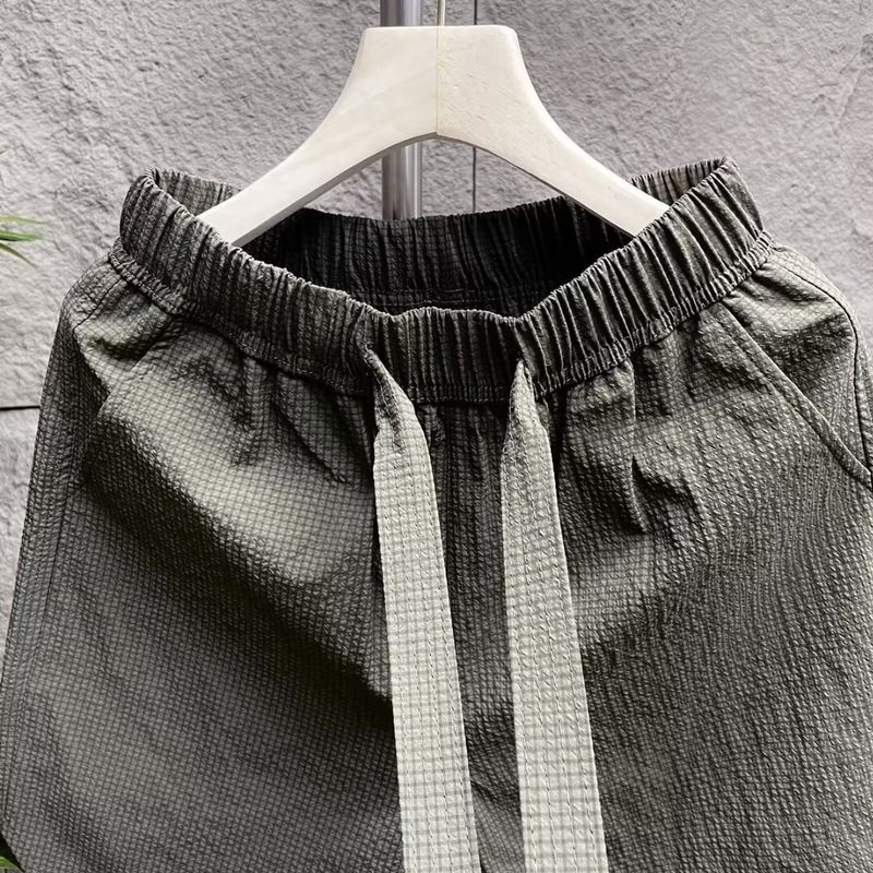 Summer men's minimalist style, bubble wrap, versatile casual shorts, thin, fashionable and trendy, loose fitting beach_voghion.com