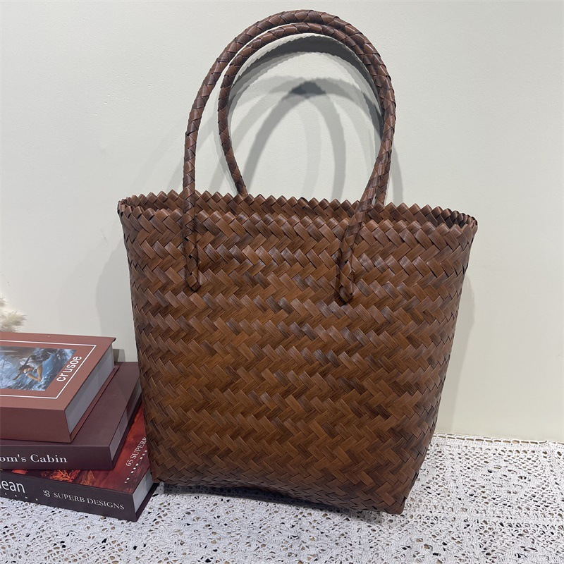 Borsa a tracolla da donna in rattan intrecciato a mano con tracolla lunga e versatile cestino intrecciato_voghion.com