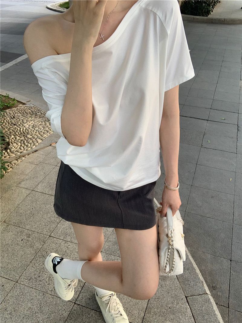 T-shirt ample à manches courtes et épaules obliques pour femme, haut décontracté, irrégulier, couleur unie, polyvalent, été 2025_voghion.com