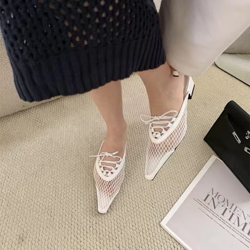 Zehenfreie, spitz zulaufende Sandalen mit Blockabsatz für Damen, Sommer 2025, französischer Stil, neuer offener Riemen, atmungsaktiv, kleiner Absatz_voghion.com