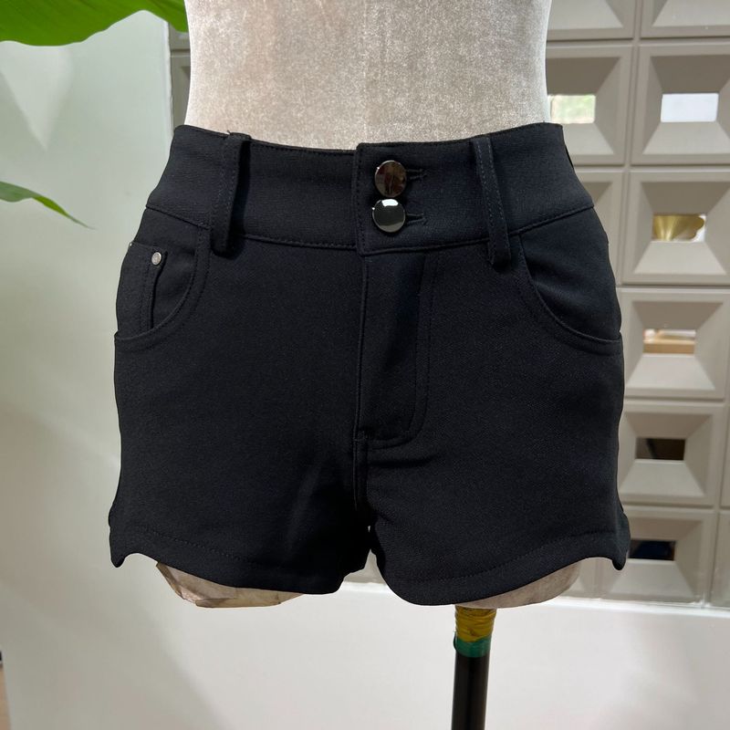 Kadın Giyim Moda Gösterisi Stili Düşük Kesimli Straplez Kısa Üst ve Düz Renk Streç Şort Takımı - Nefes Alabilir Polyester, Rahat Kesim (Beyaz/Kırmızı/Siyah)_voghion.com