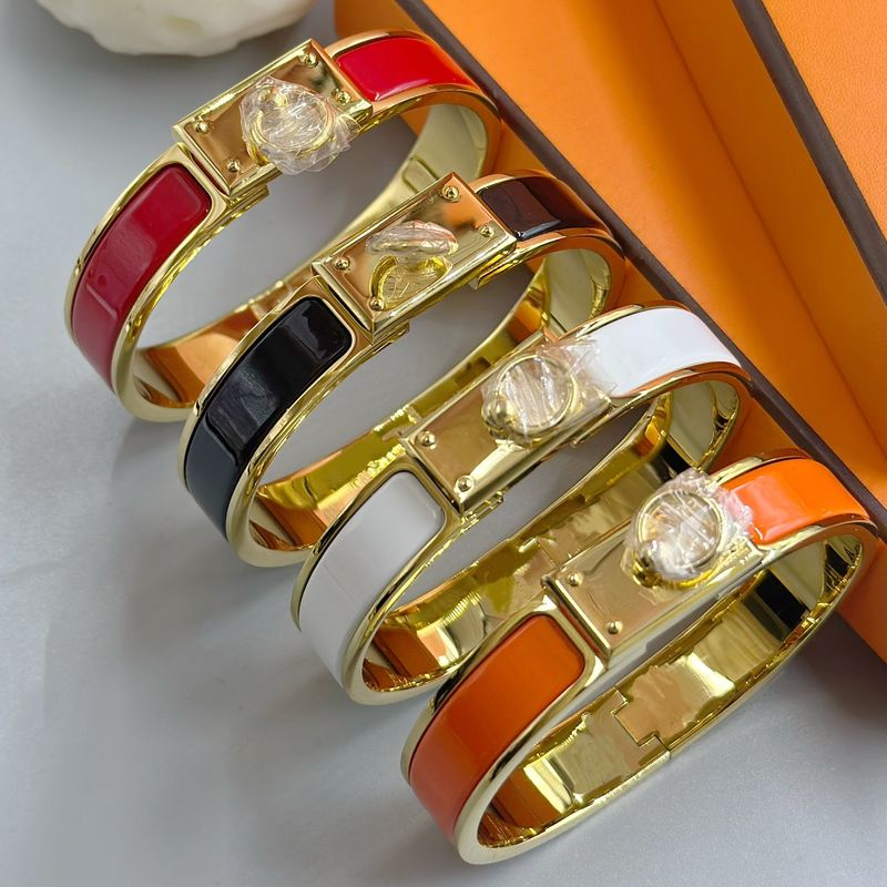 Personalisierter vielseitiger Zugringknopf Emaille Light Luxur Internet Celebrit Same Stle Armband Titanstahl_voghion.com