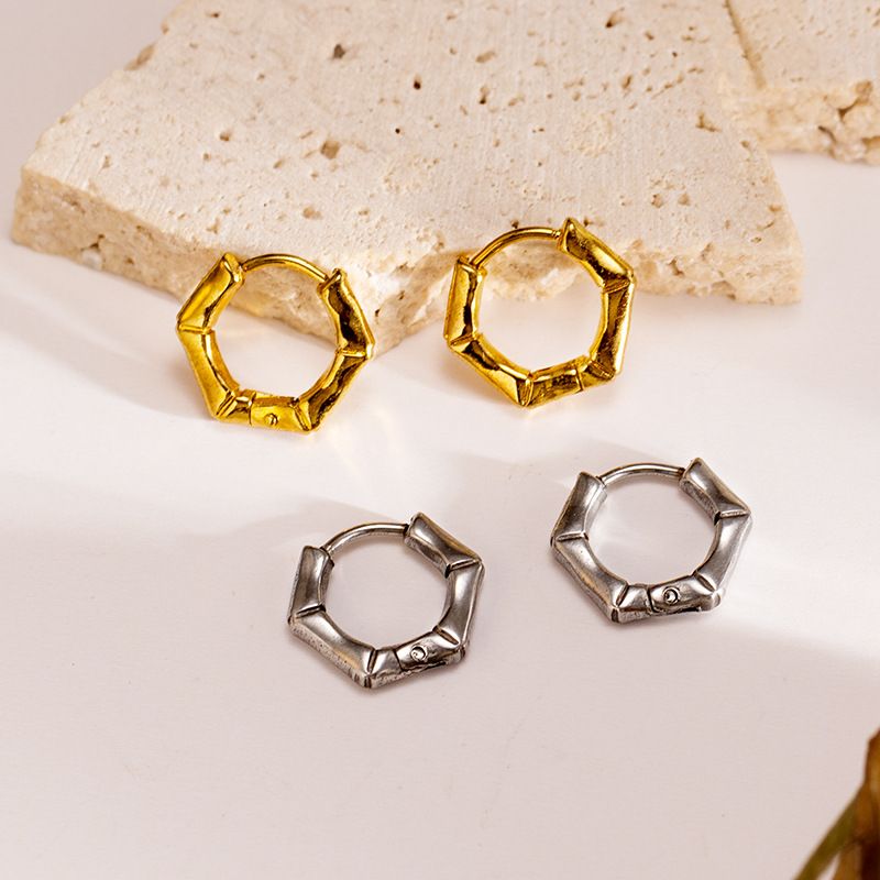 Orecchini a clip in acciaio inossidabile con motivo geometrico europeo e americano, semplici orecchini alla moda di nicchia all'ingrosso per le donne_voghion.com