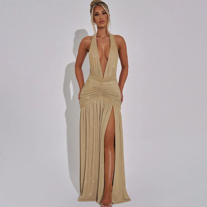 Robe moulante élégante à col en V et dos nu avec détails froncés - Un basique polyvalent pour la garde-robe féminine_voghion.com