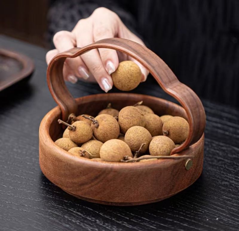 Handteller aus Walnussholz für chinesisches Teegebäck, getrocknete Nüsse und Früchte._voghion.com