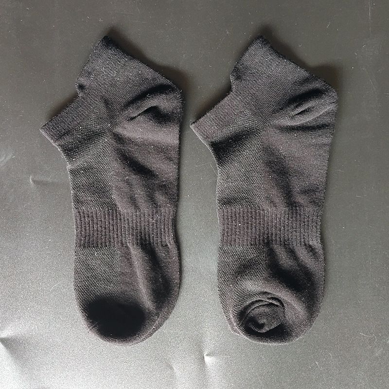 Dünne Sommersocken für Herren aus Mesh, Sportsocken mit Ohrenklappen, Baumwollsocken in Schwarz und Weiß, einfarbig, Herren-Bootssocken, atmungsaktiv, Herrensocken Neu_voghion.com