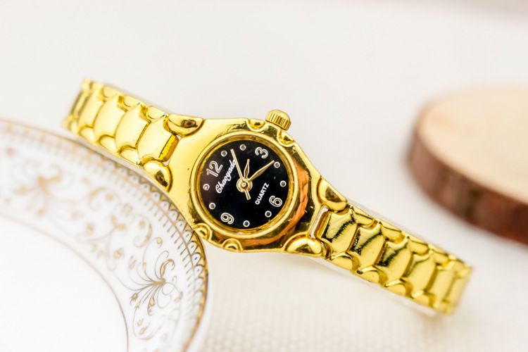 Orologio compatto in oro per donna, quadrante piccolo, studente, tendenza moda, semplice ed elegante, orologio da polso al quarzo con bracciale_voghion.com
