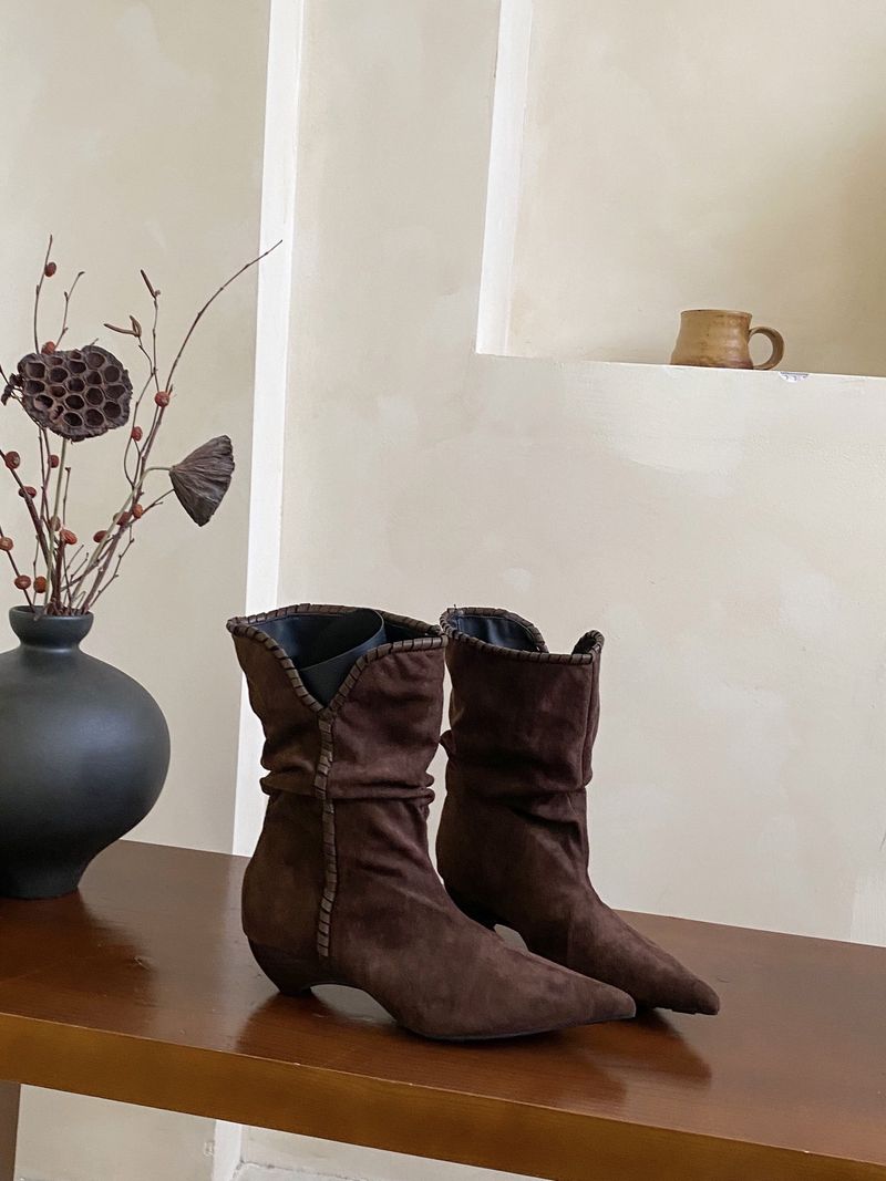 Frosted Suede Slouch Handmade Lace-Up Pointed Toe Chunky Heel Ankle Boots_voghion.com