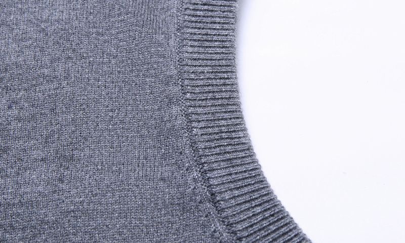 Herrenweste im Slim Fit aus Wollmischung, lässige ärmellose Strickjacke für alle Jahreszeiten, zweireihige Weste mit V-Ausschnitt in Unifarben_voghion.com