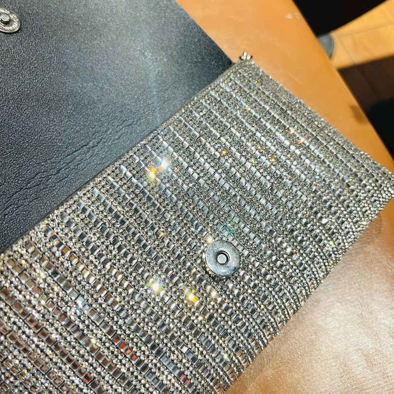 Mini shoulder 2024 Guangzhou trendy rhinestone chain crossbody hot diamond design party women's hand-held small square_voghion.com