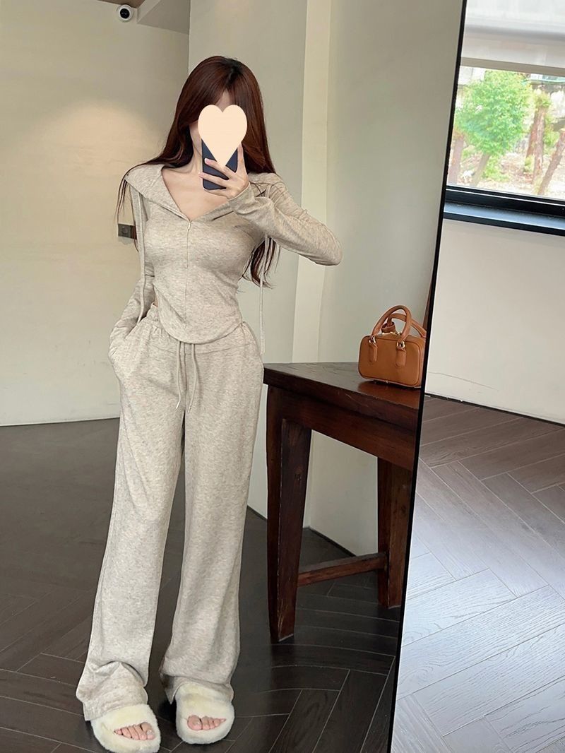 ActiveGo 2024 Autumn Women's Sports Casual Hoodie French Simple Short Top Wide-Leg Pants Two-Piece Set_voghion.com