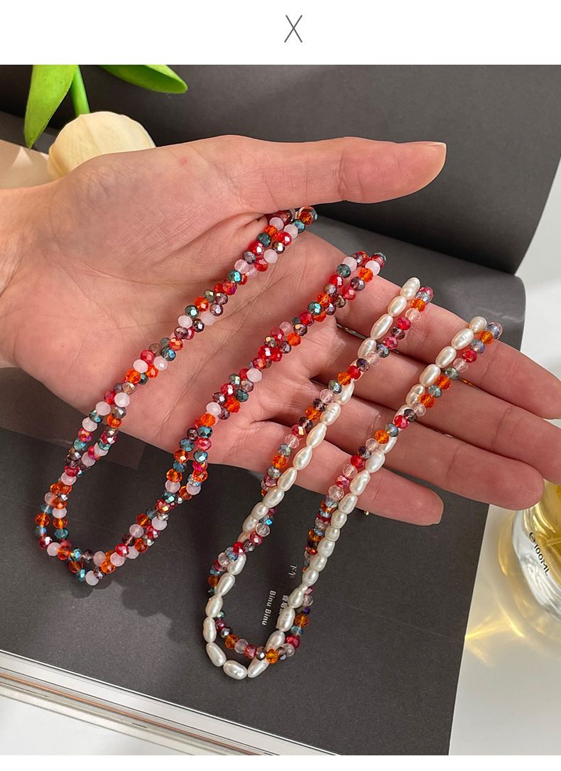 Collana estiva di perle d'acqua dolce naturali intrecciate a mano color dopamina con perline a doppio strato con catena a collo intrecciato e catena a clavicola_voghion.com