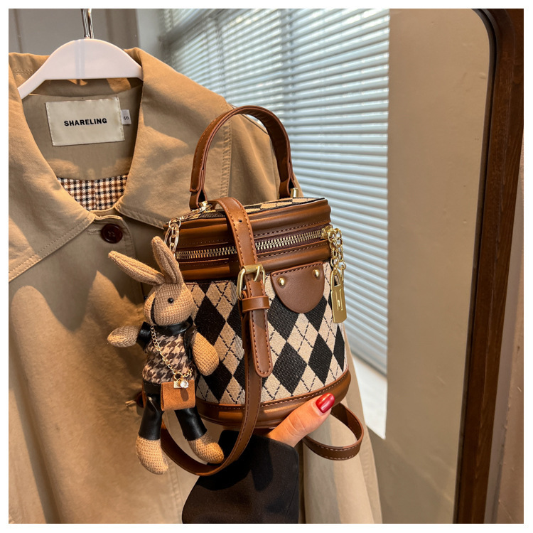 2023 neue Heiße Verkauf Retro frauen Tasche Mode-Trend Einfache Vielseitige Umhängetasche Textur Handheld Eimer Tasche_voghion.com