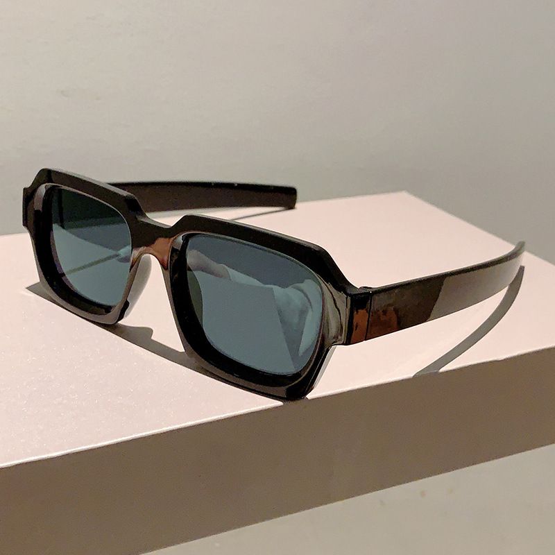 Nouvelles lunettes de soleil personnalisées de célébrités d'Internet de couleur bonbon épissées de même style à la mode résistantes aux UV_voghion.com