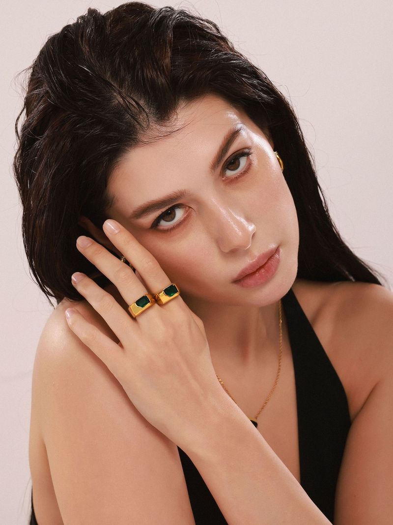 Square Sugar Exaggerated Green Zircon Ring Finger Ring Female Stainless Steel Ins Temperament Open Ring_voghion.com